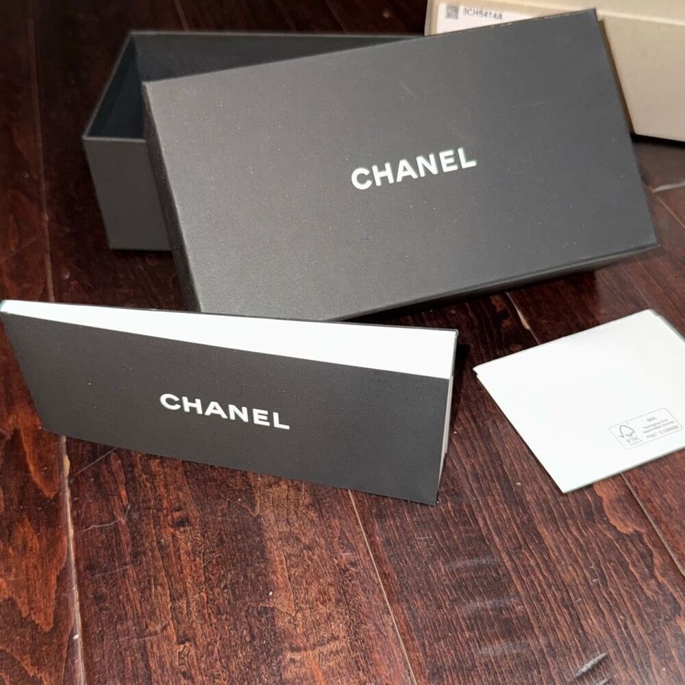 Chanel sunglasses‎ box with manual
